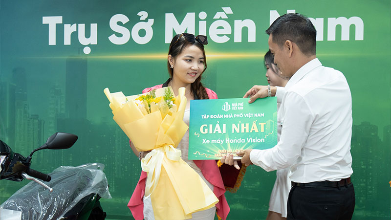 Chị Ngọc Bích - khán giả may mắn nhất tại lễ trao thưởng